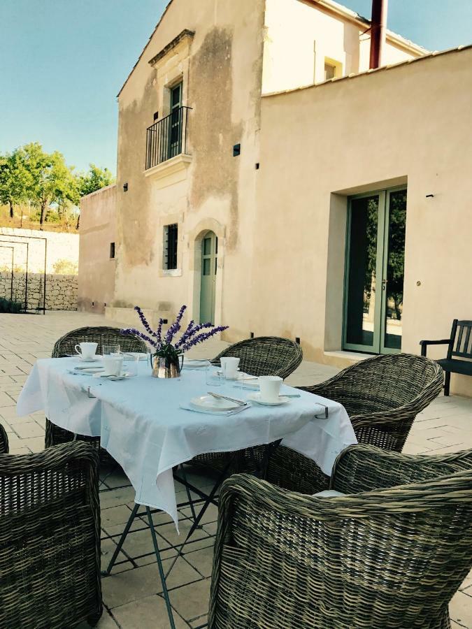 Battimandorlo Hotel Noto Kültér fotó